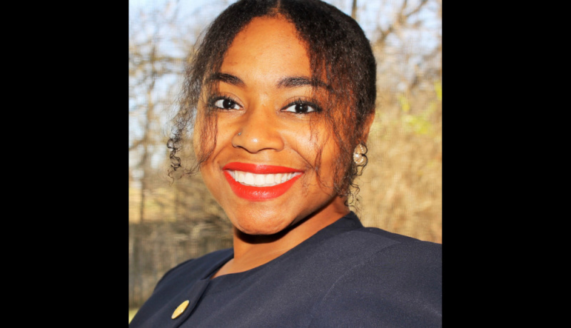 outdoor portrait of Victoria Mitchell